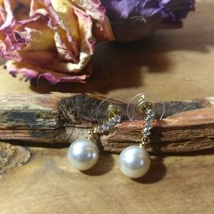 Faux Pearl 1 inch drop earrings with rhinestone